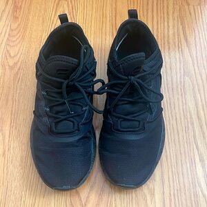 Fabletics US 6.5 black sneakers